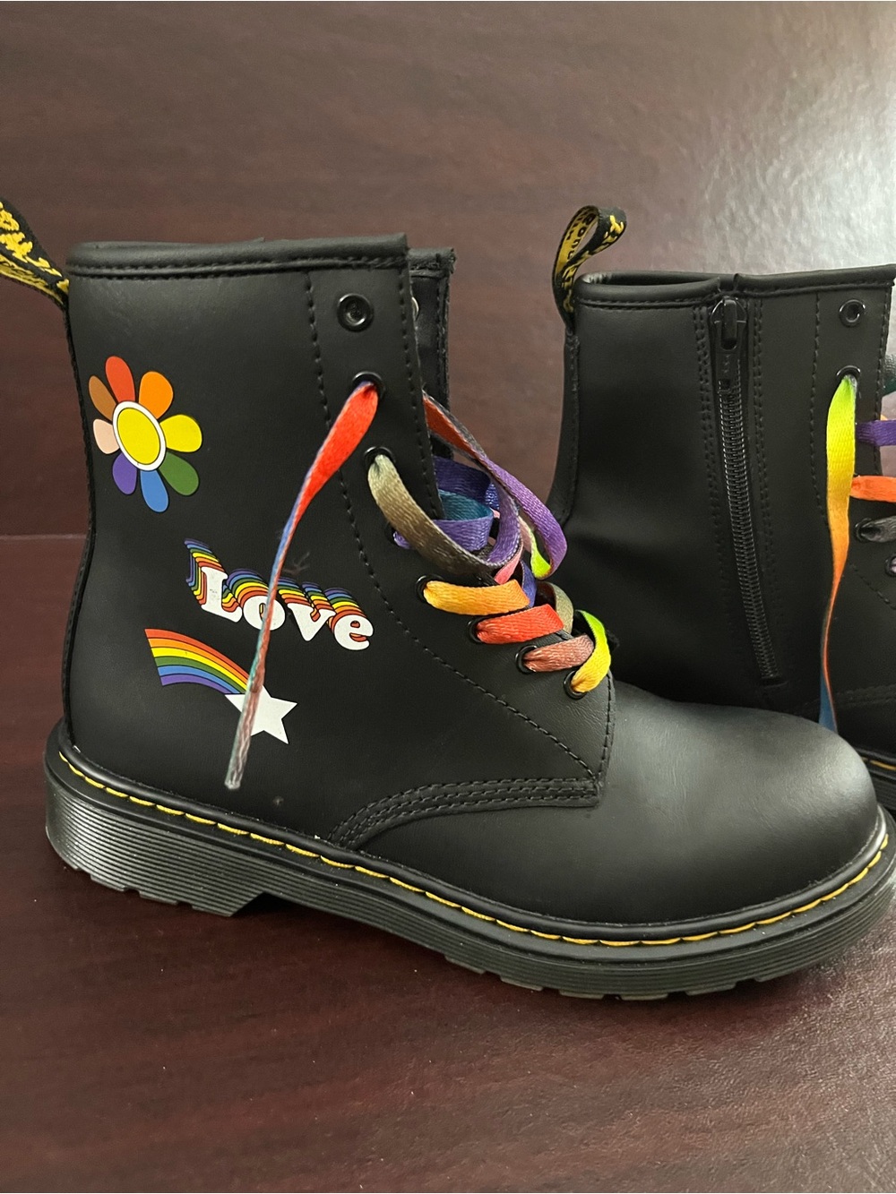 Dr Martens Unisex 1460 Y Pride Rainbow Combat Boot Black Leather Women’s Sz 5